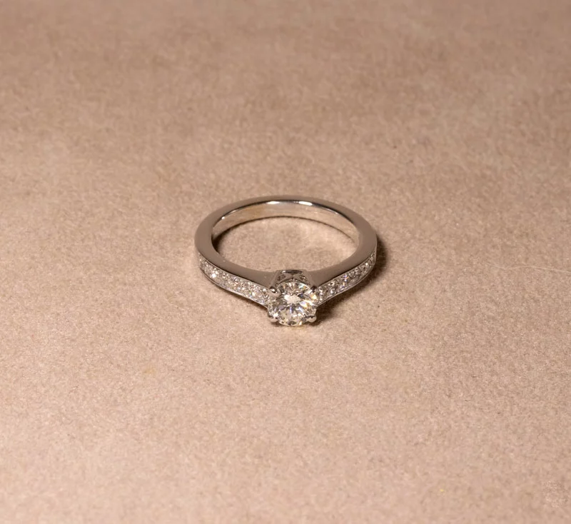 Solitaire accompagné or blanc