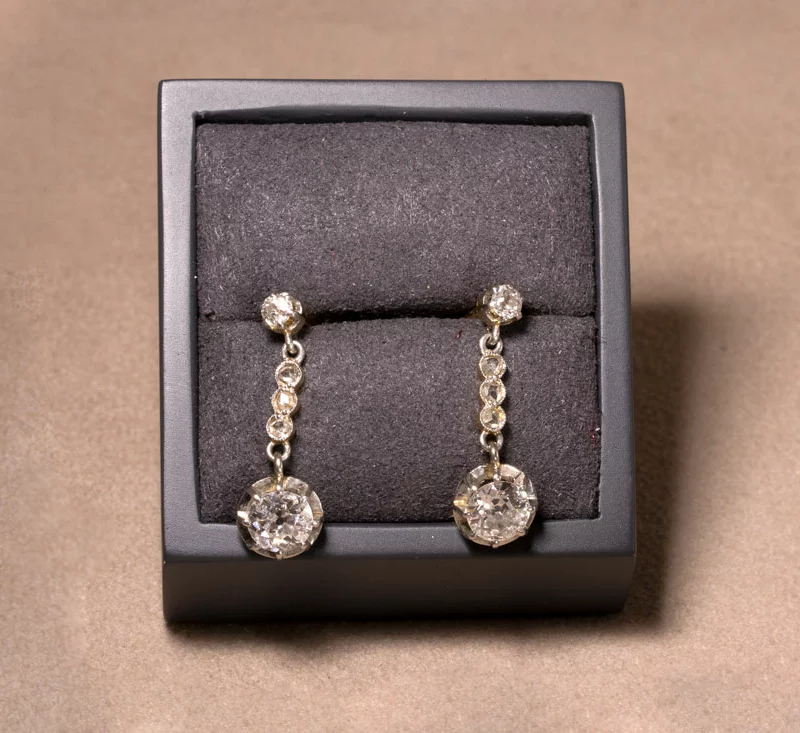 Boucles d'oreilles pendantes diamants