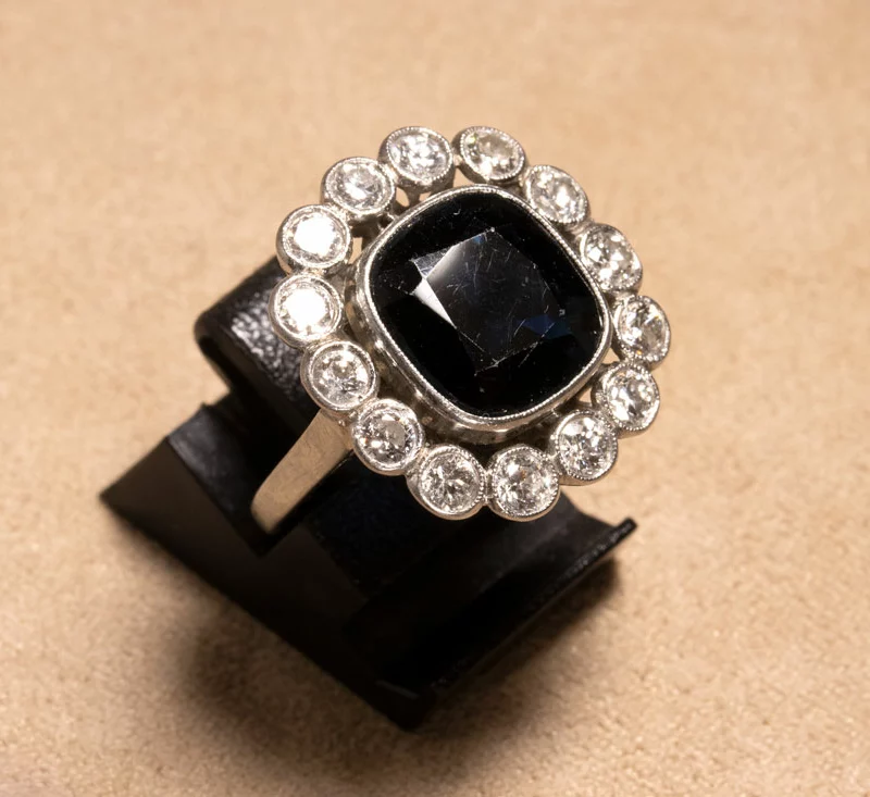 Bague 1920 platine diamants et saphir
