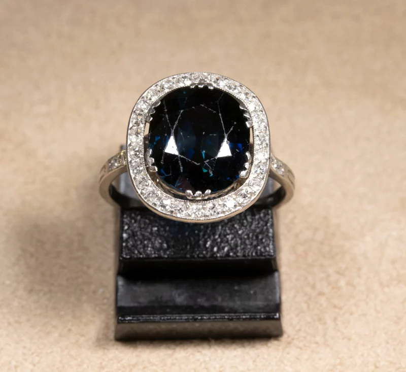 Bague 1900 platine saphir coussin