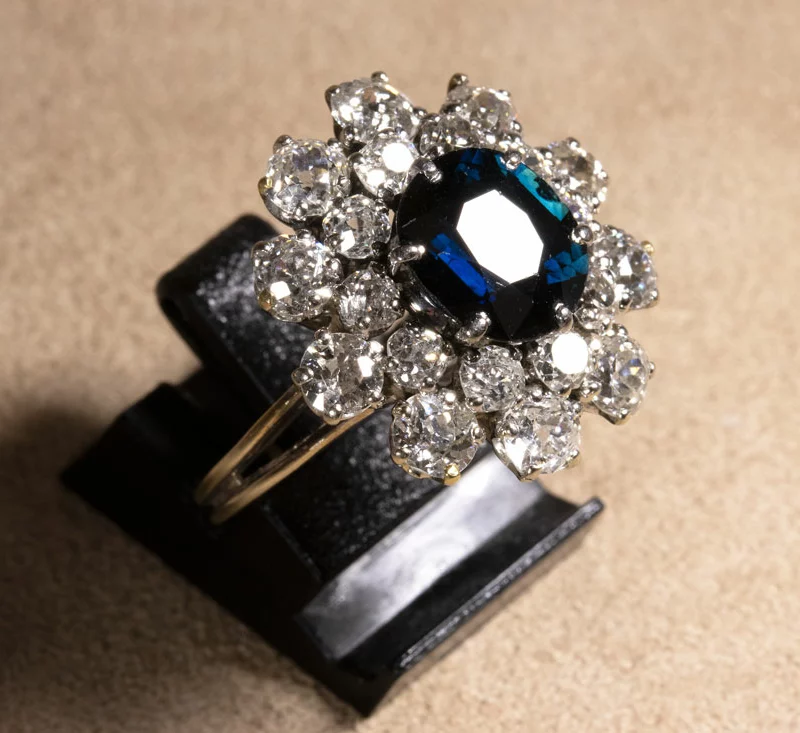 Bague saphir double entourage diamants années 50