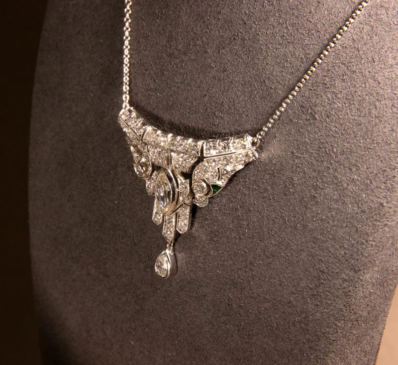 Collier platine ajouré 1930