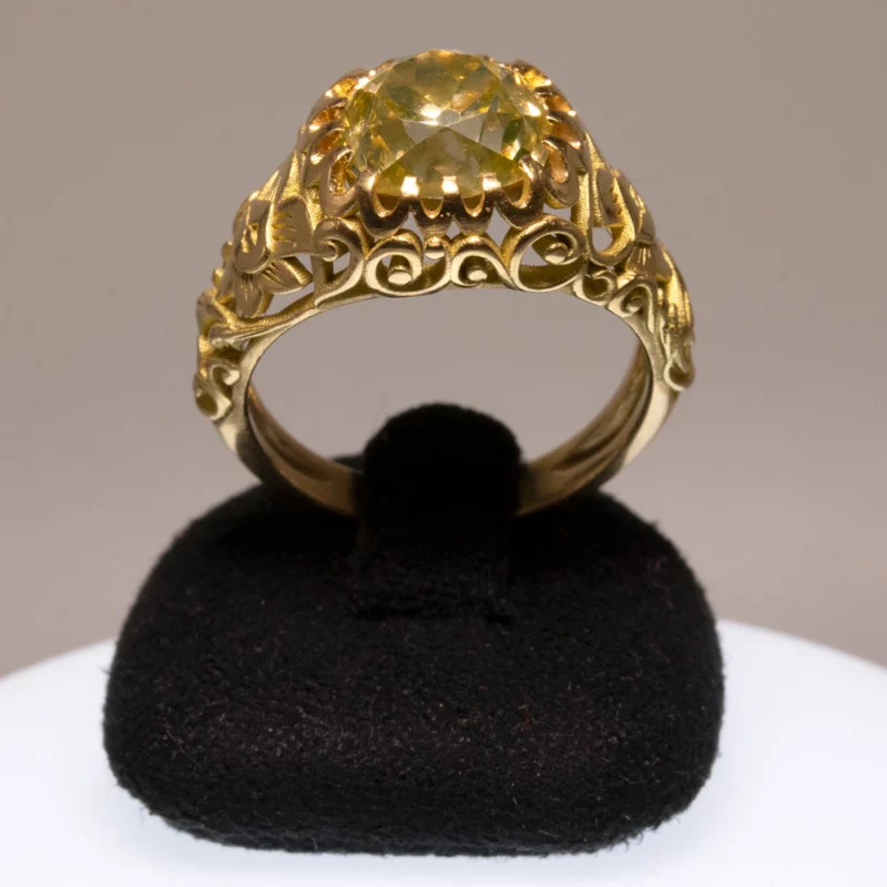 Bague ajourée diamant jaune
