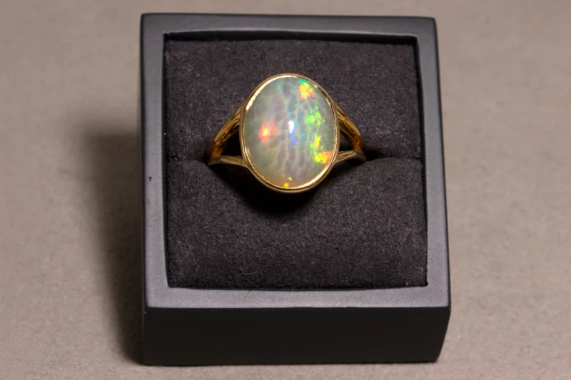 Bague cabochon opale d'Ethiopie