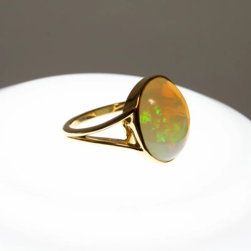 Bague cabochon opale d'Ethiopie