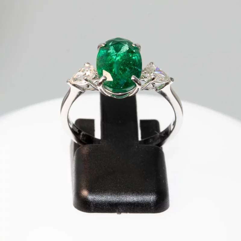 Bague émeraude diamants poires