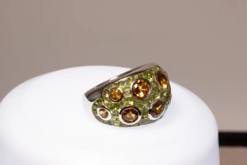 Bague dôme péridots et citrine