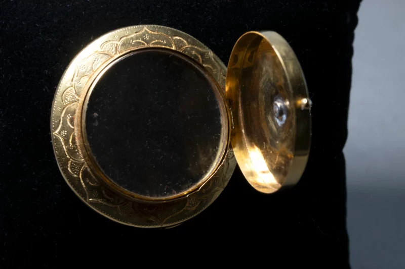 Broche Napoléon III à compartiment