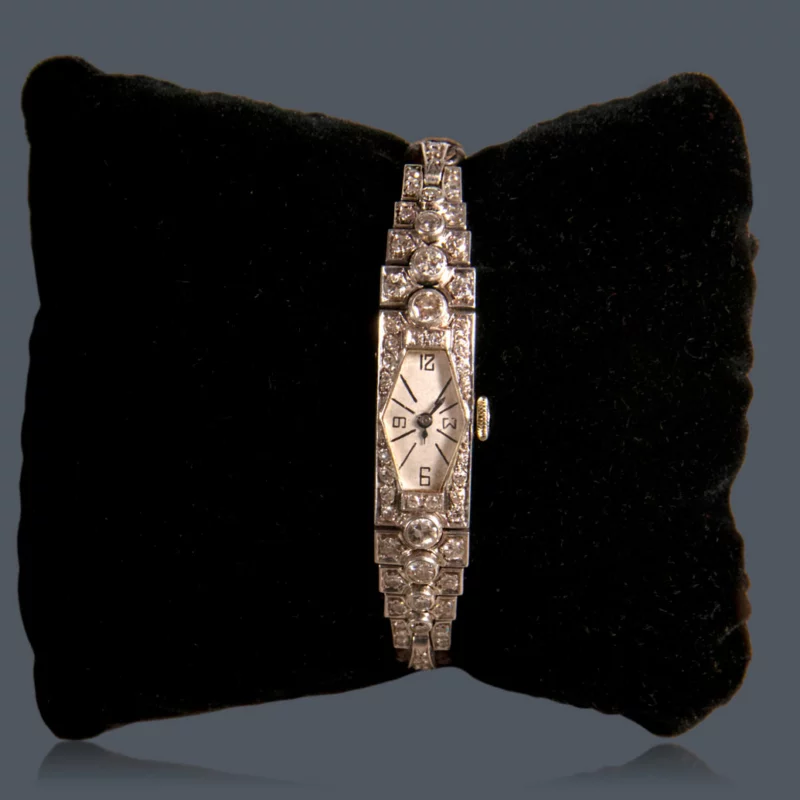 Montre-bracelet platine et diamants Art Déco